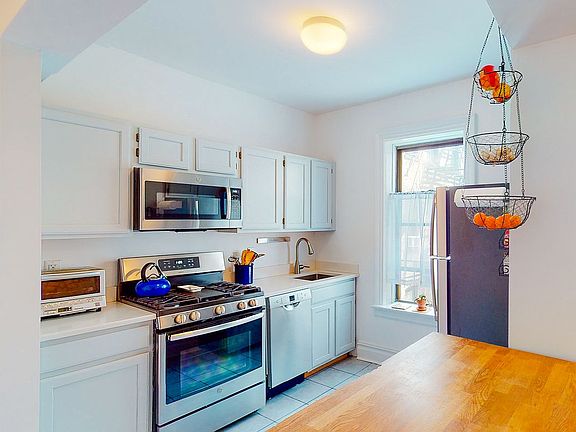 3rd image of 77 Eastern Pkwy APT 2E
