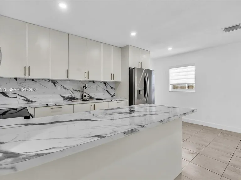 11790 SW 34th St — Photo 11