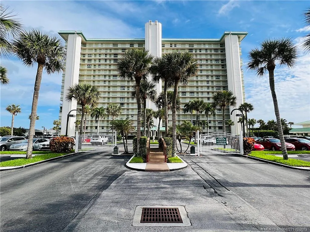 2 bed, 2.0 bath, 1119 sqft, $3,500 — Photo 2