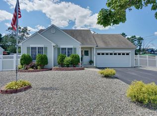 245 Leeward Rd, Manahawkin, NJ 08050