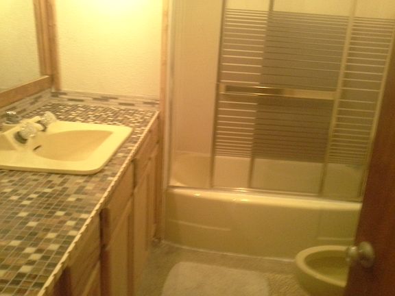 4th image of 2231 S Commercial St