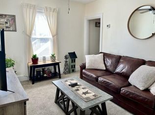 14 Main St APT B, Topsham, ME 04086