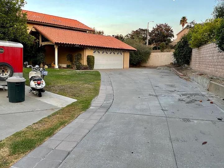 1st image of 2276 Lerona Ave
