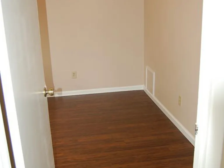 2426 Wynterhall Rd SE #E — Photo 6