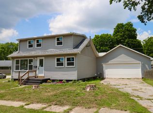 474 Grenway Rd, Kingsford Heights, IN 46346