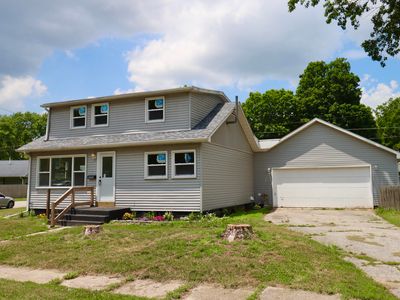 474 Grenway Rd, Kingsford Heights, IN, 46346