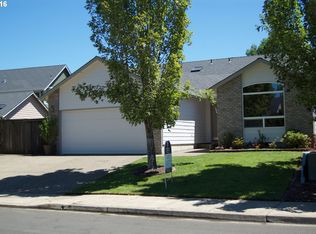 2273 33rd St, Springfield, OR 97477