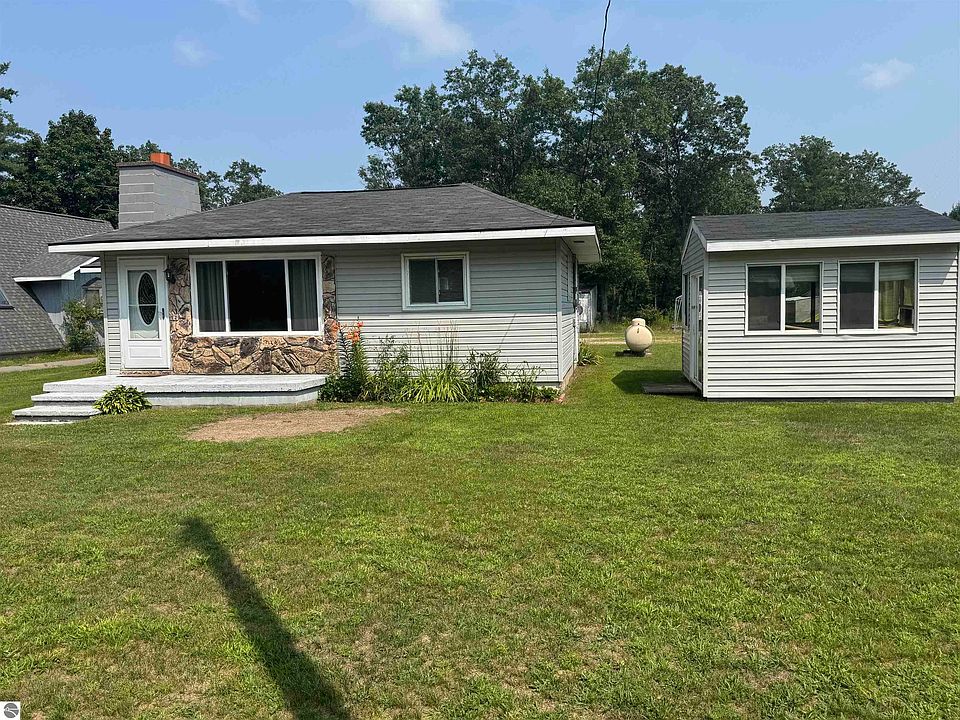 4628 Shady Lane Rd, Oscoda, MI 48750 | Zillow