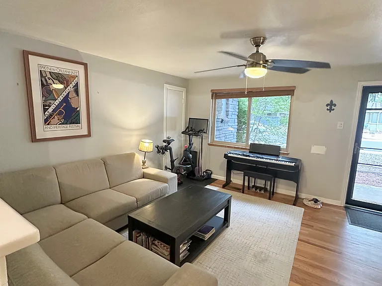 145 Niagara St — Photo 1