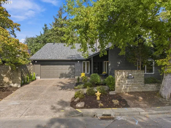 11255 SW Lynnvale Dr, Portland, OR 97225