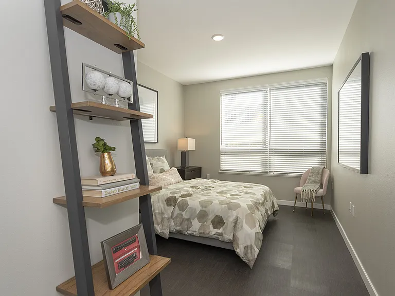 Monogram Apartments — Photo 10