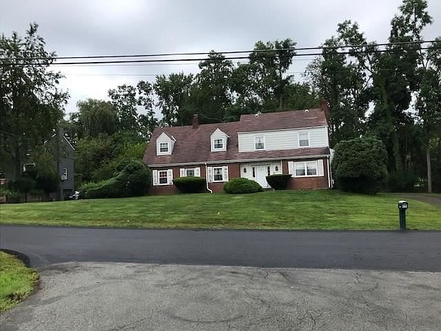 2nd image of 110 Cabin Ln