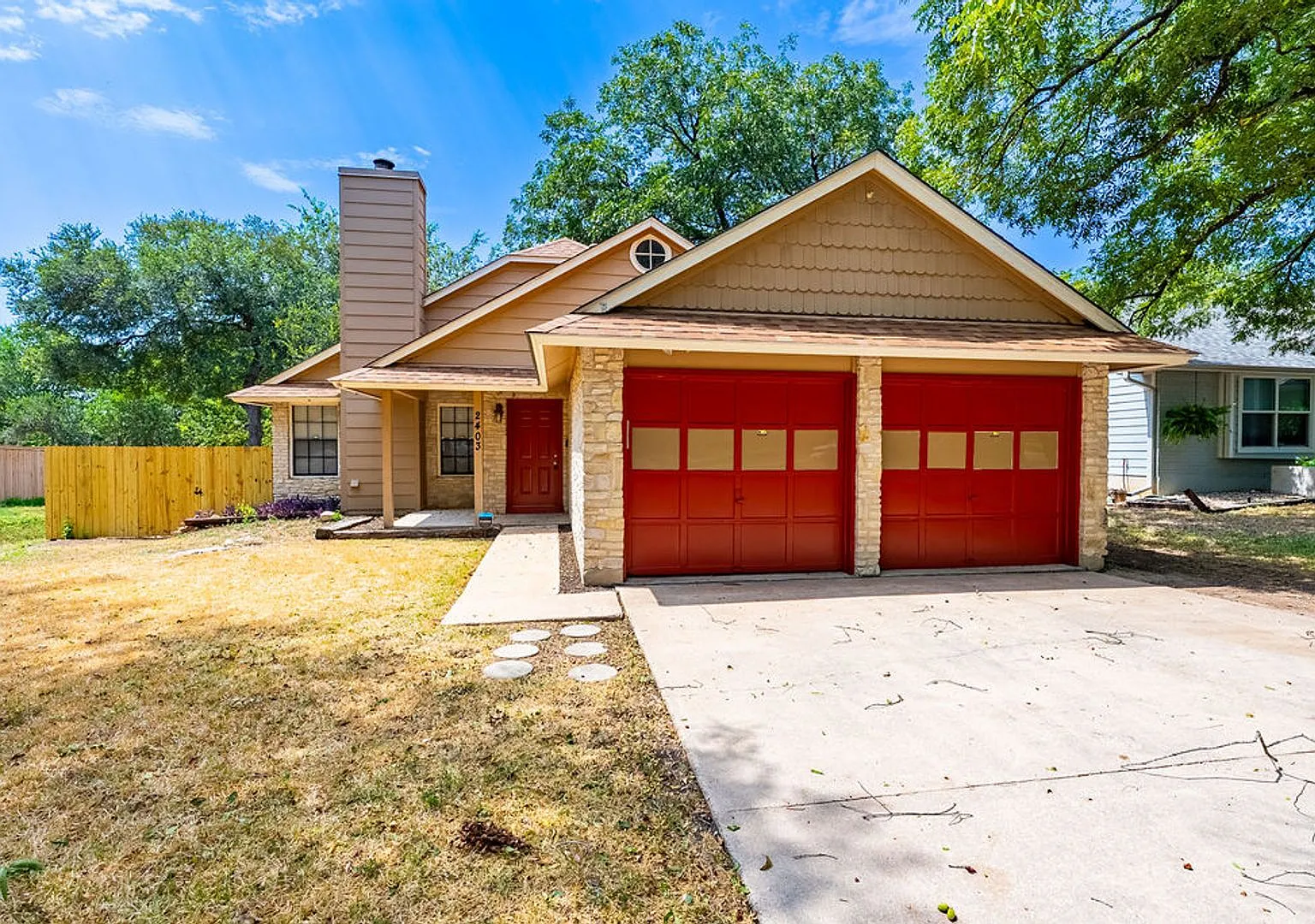 South Austin Charm w/ Oversized Deck! — Photo 2