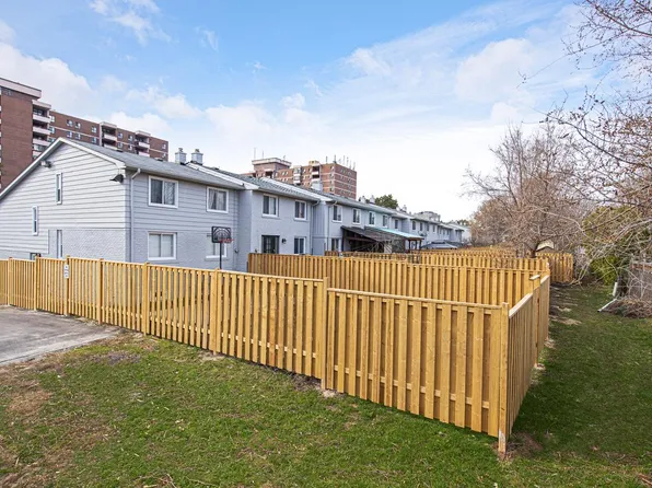 1539 Williamsport Dr #1639, Mississauga, ON L4X 1T7