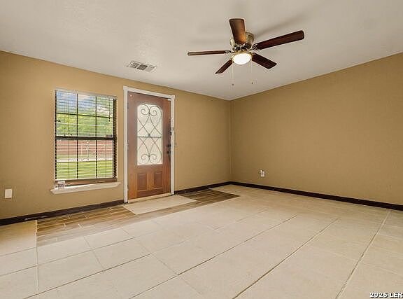 4th image of 2402 Lake Louise Dr
