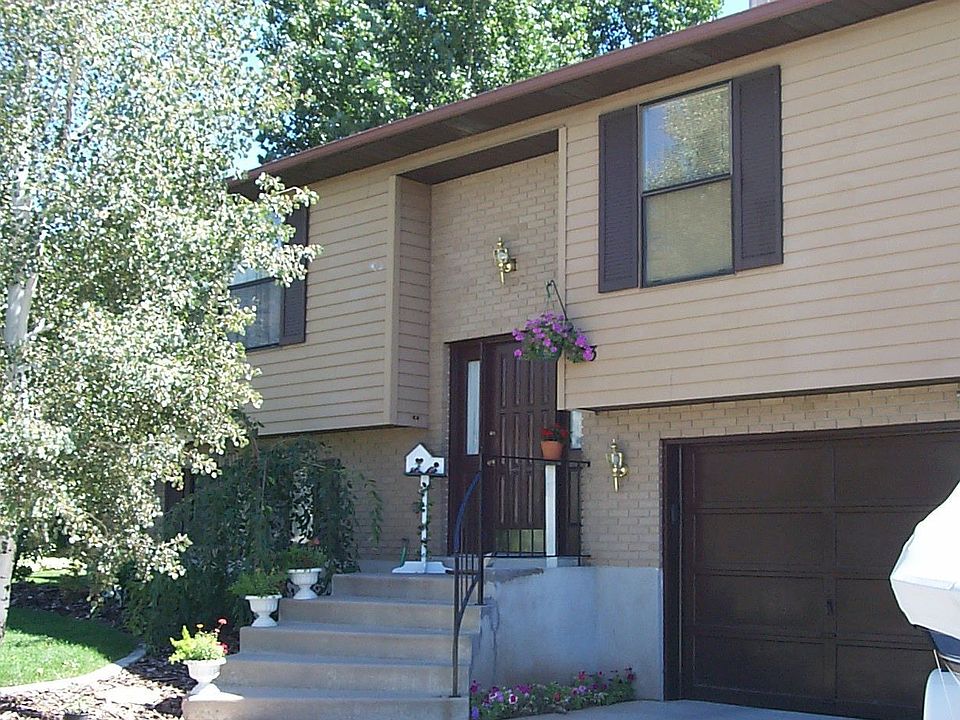 2nd image of 473 W Applewood Dr