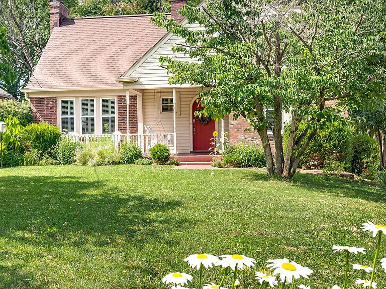 1114 Woodvale Dr — Photo 34