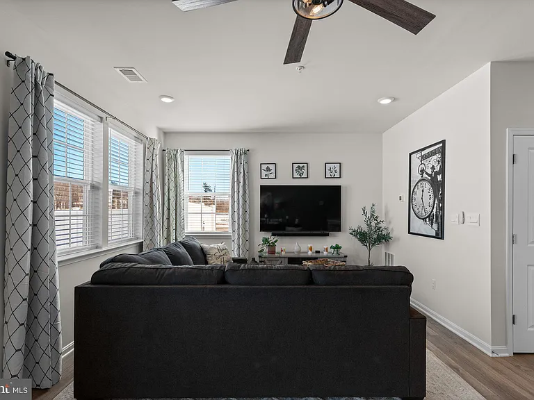 1801 Rankokus Dr — Photo 4