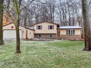 1950 Woodland Dr, Columbiana, OH 44408