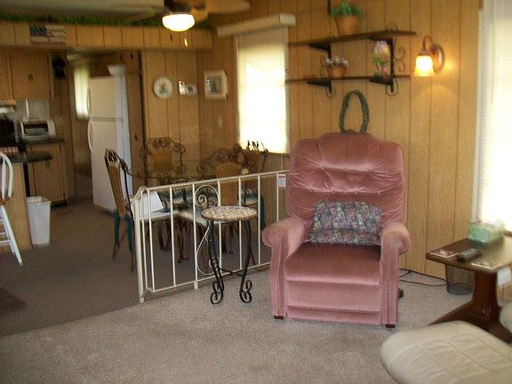 4th image of 301 Marlette Dr