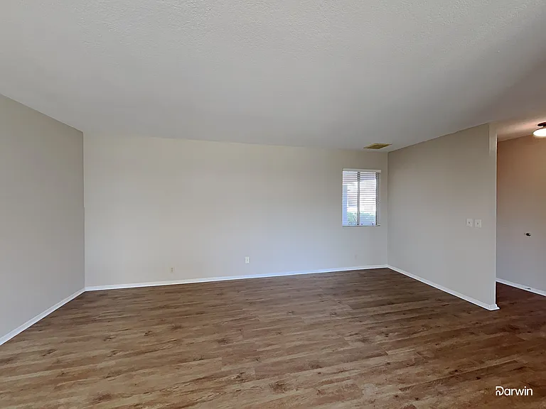 521 E Rosemonte Dr — Photo 6