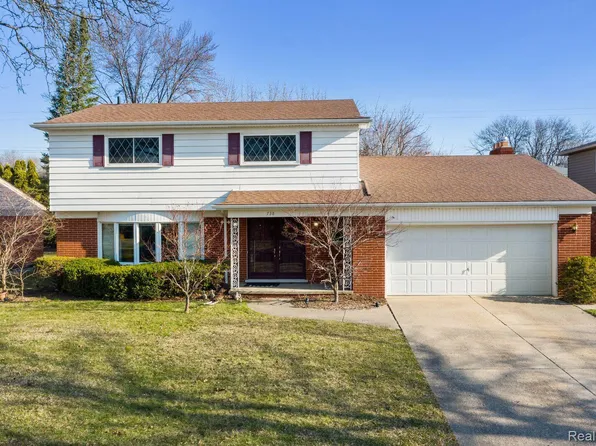 738 Briarcliff Dr, Grosse Pointe Woods, MI 48236