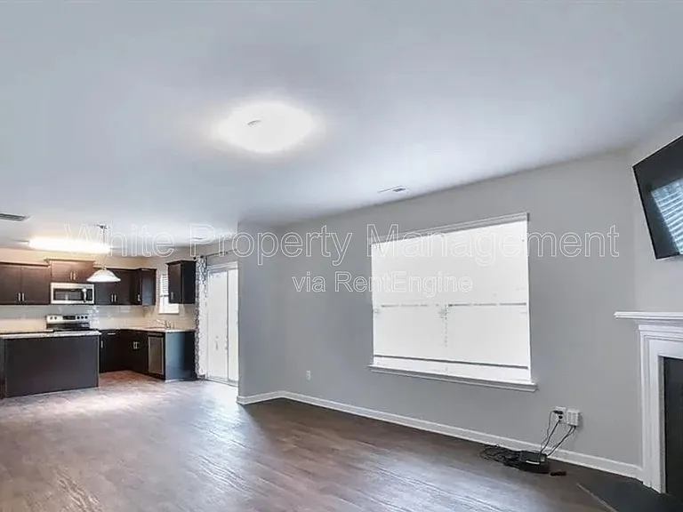 1525 Lilly Springs Pl — Photo 10