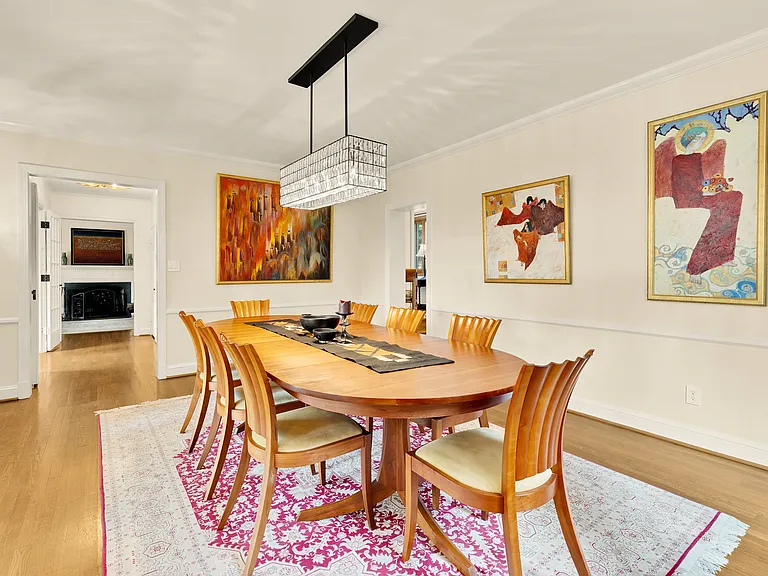 3111 Chain Bridge Rd NW — Photo 25