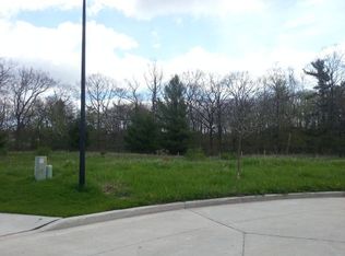 3201 Pheasant Ln, Manitowoc, WI 54220