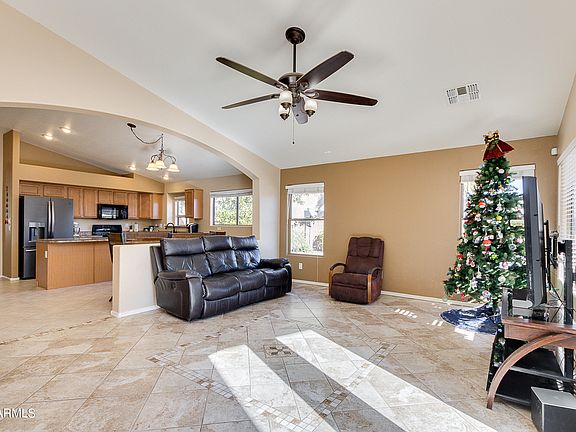 5th image of 29647 N Balmoral Pl