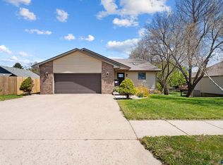 1204 N Clark Ave, Dell Rapids, SD 57022