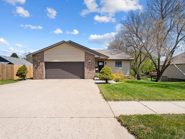 1204 N Clark Ave, Dell Rapids, SD 57022