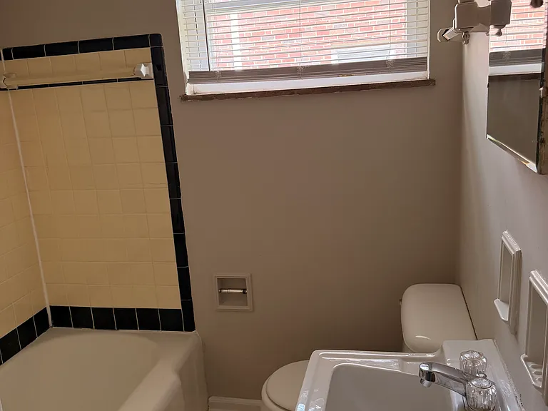 926 Kenwick Rd #B — Photo 7