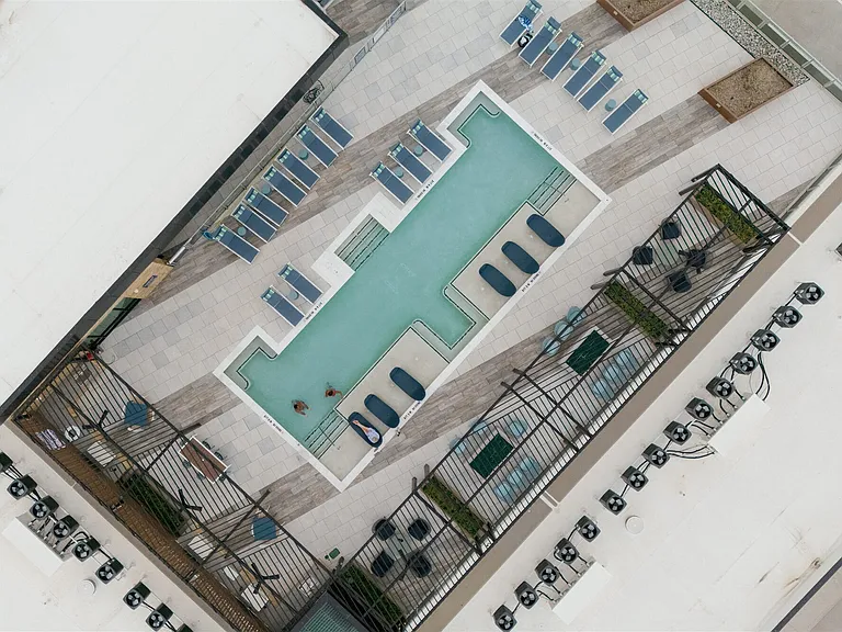 Surfside at Sapphire Bay — Photo 30