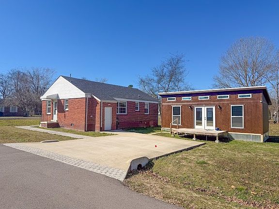 4th image of 804 Morgan St