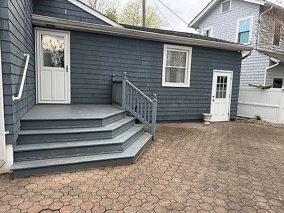 5th image of 332 Pitney Ave