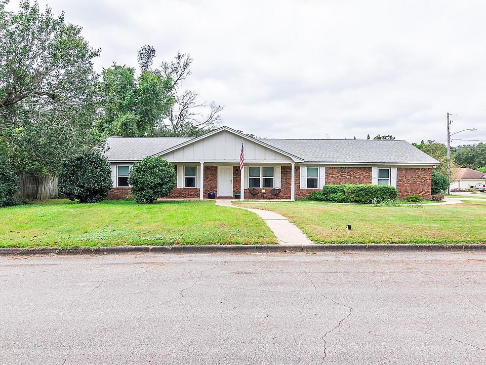 1st image of 701 Lupine Ln