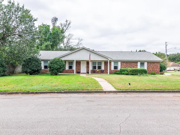 701 Lupine Ln, Tallahassee, FL 32308