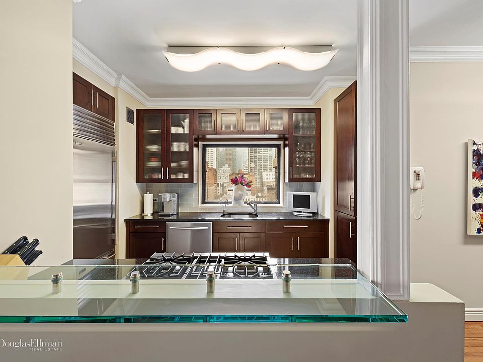 1st image of 425 E 58th St APT 9G