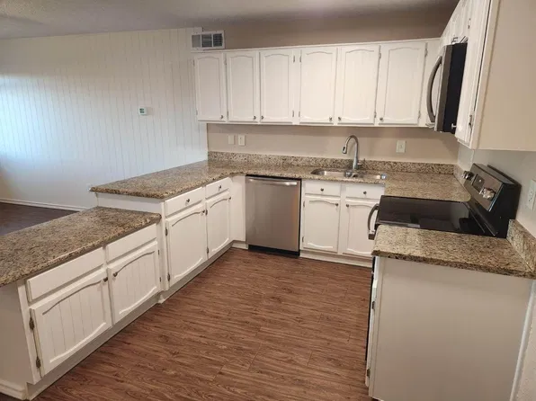 912 Navasota Dr, Garland, TX 75040