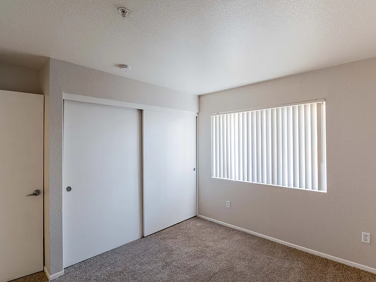 Cranford Court Apts — Photo 6