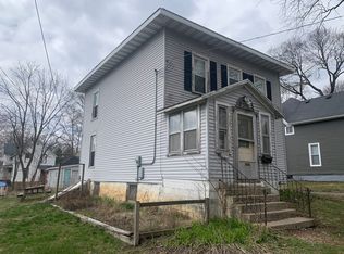 104 Grant St, Harvard, IL 60033