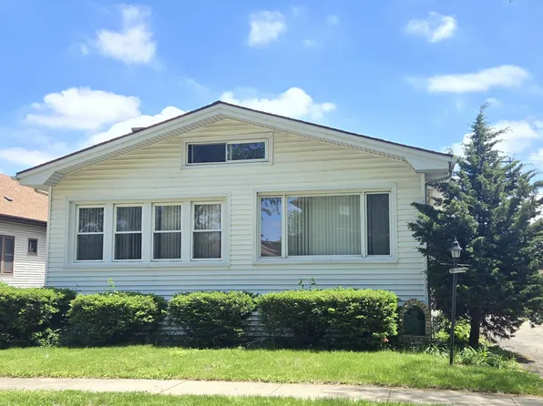 4 Manor Ct, Joliet, IL 60436