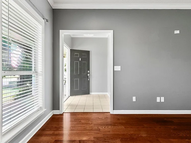 4310 Revere Way — Photo 4