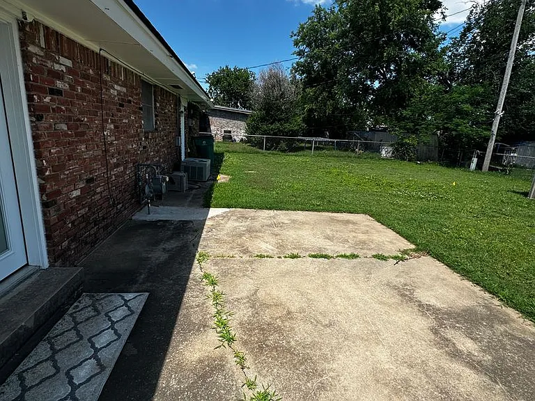1317 SW 68th St — Photo 38