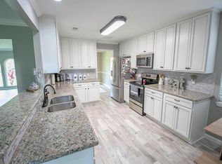 5222 Shady Oaks Ln, Friendswood, TX 77546