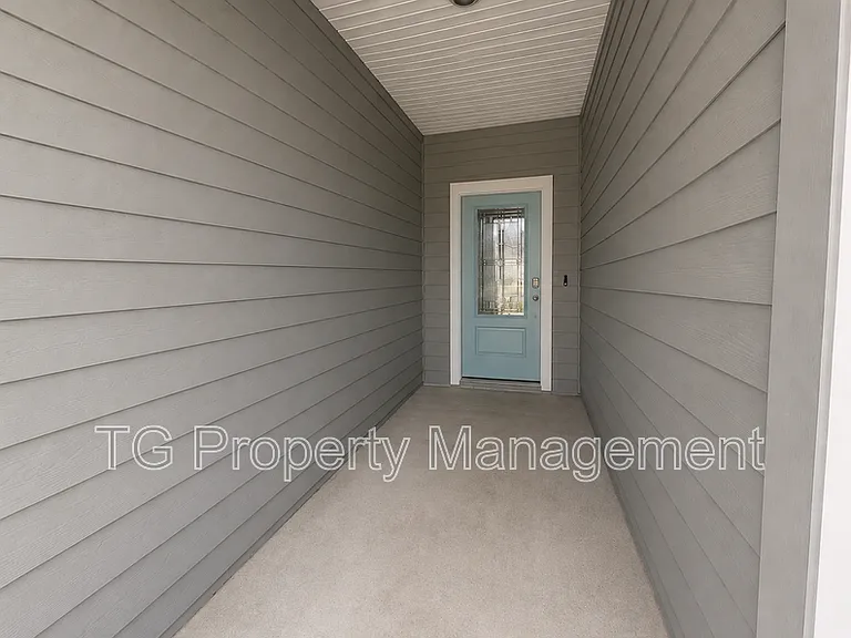 248 Zancara St — Photo 5