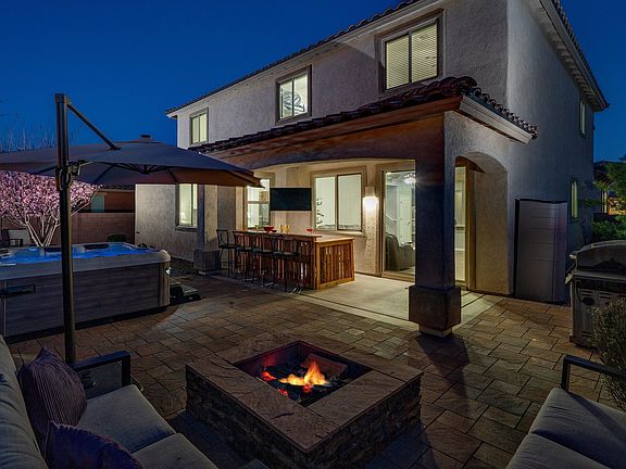 2nd image of 612 W Calle Sombra Linda