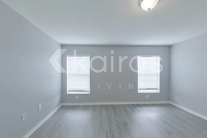 4 bed, 2.0 bath, 1665 sqft, $1,895 — Photo 2