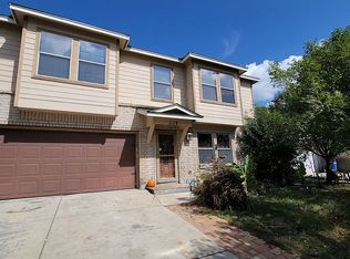 628 NW Crossing Dr, New Braunfels, TX 78130